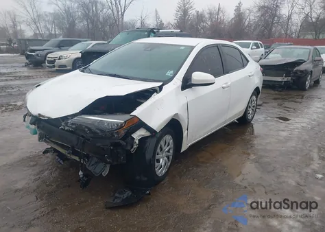2019 Toyota Corolla Le z USA, uszkodzony, nr VIN 5YFBURHE4KP939548
